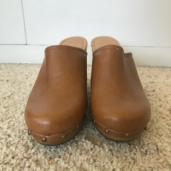 Old Navy Clogs - Picture 2 of 8